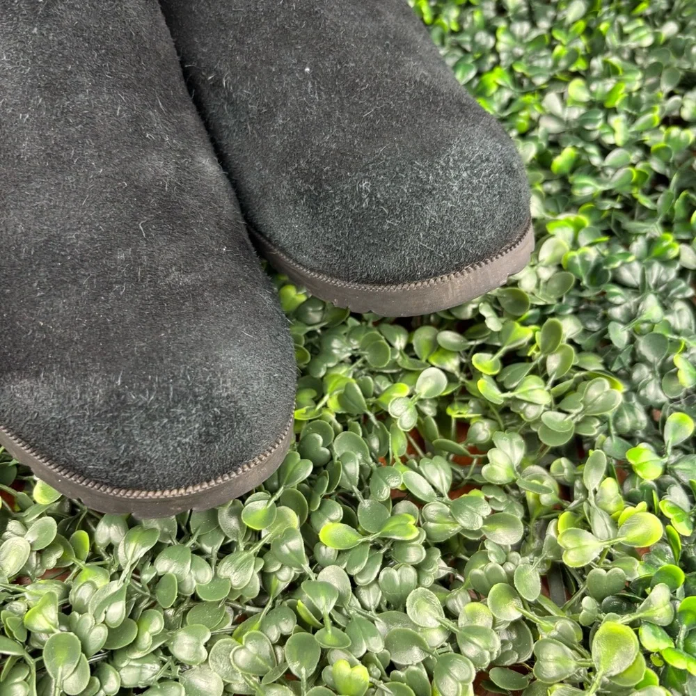 TEVA ANKLE SUEDE BUCKLE BOOTS SIZE 10 WOMAN